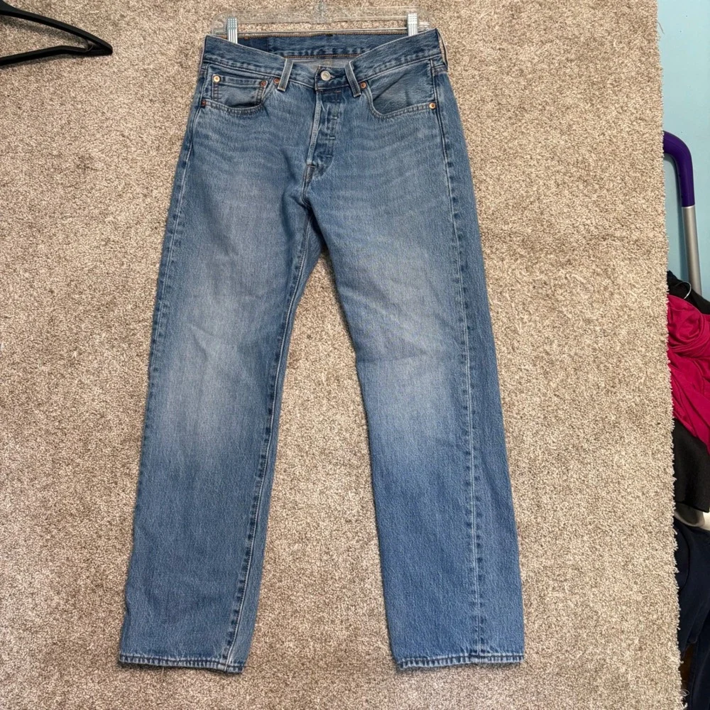 Levi's 501 Original Fit Jeans Mens 31x30 Blue Straight Leg Button Fly Denim